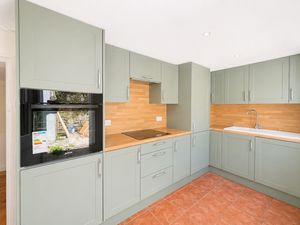 Kitchen- click for photo gallery